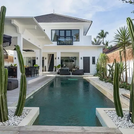 Villa Laut, Sumptuous 4Br Luxury Villa Within Walking Distance To Seseh Beach Canggu Exterior foto