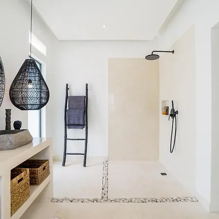 Villa Laut, Sumptuous 4Br Luxury Villa Within Walking Distance To Seseh Beach Canggu Exterior foto