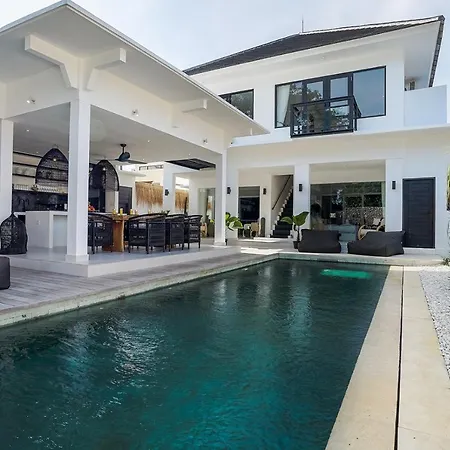 Villa Laut, Sumptuous 4Br Luxury Villa Within Walking Distance To Seseh Beach Canggu Exterior foto
