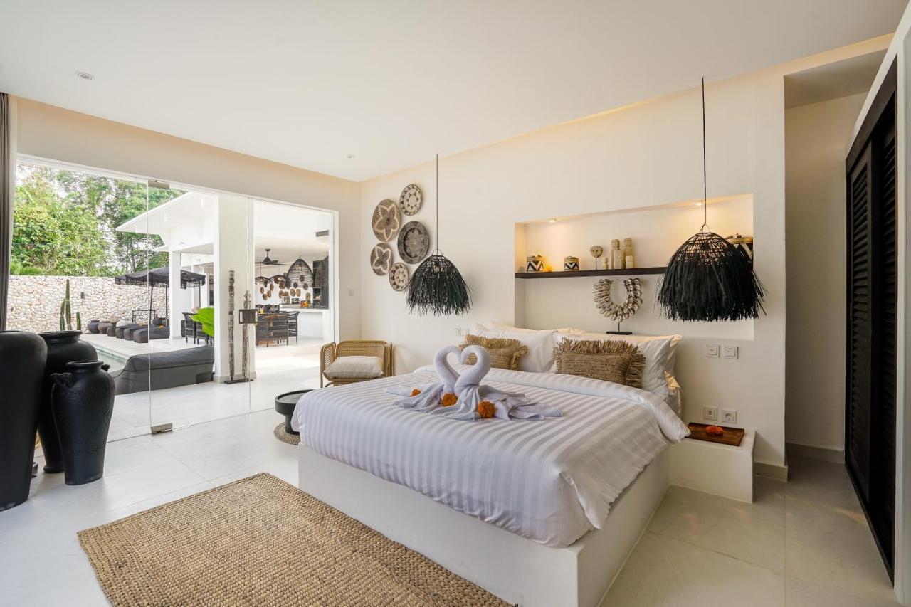 Laut, Sumptuous 4br Luxury Within Walking Distance To Seseh Villa Canggu