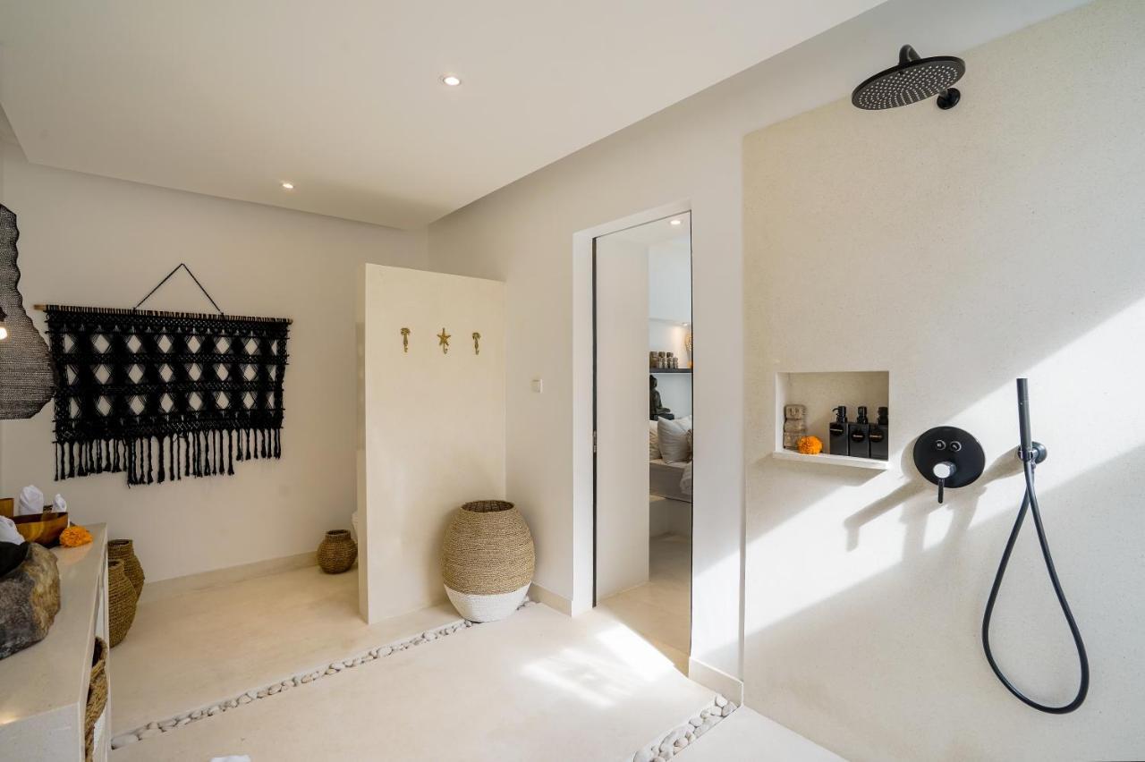 Laut, Sumptuous 4br Luxury Within Walking Distance To Seseh *